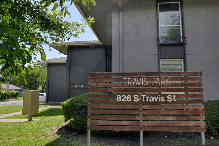 More Photos Of 826 S Travis St, Sherman Apartments For Sale