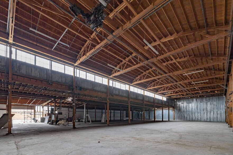More Photos Of 3383 E Gage Ave, Huntington Park Warehouse For Lease