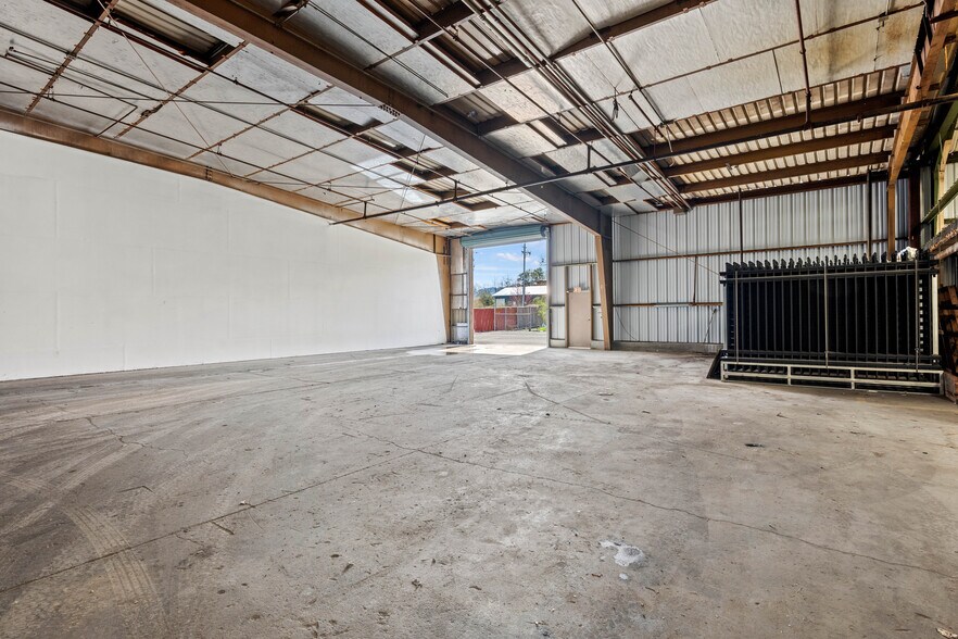 More Photos Of 934 S Main St, Willits Manufacturing For Lease