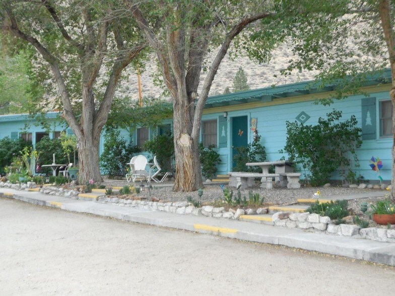 More Photos Of 106833 US Highway 395, Coleville Hotel For Sale