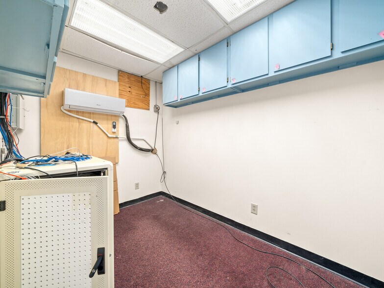 More Photos Of 108 E Main St, Saluda Bank For Sale