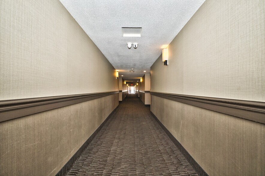 More Photos Of 9110 Waukegan Rd, Morton Grove Hotel For Sale