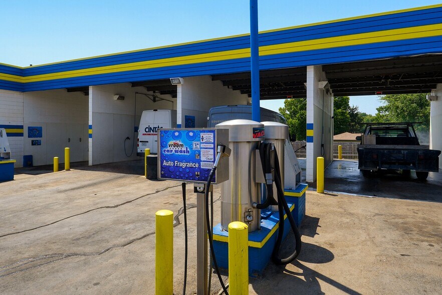More Photos Of 419 N West Byp, Springfield Carwash For Sale