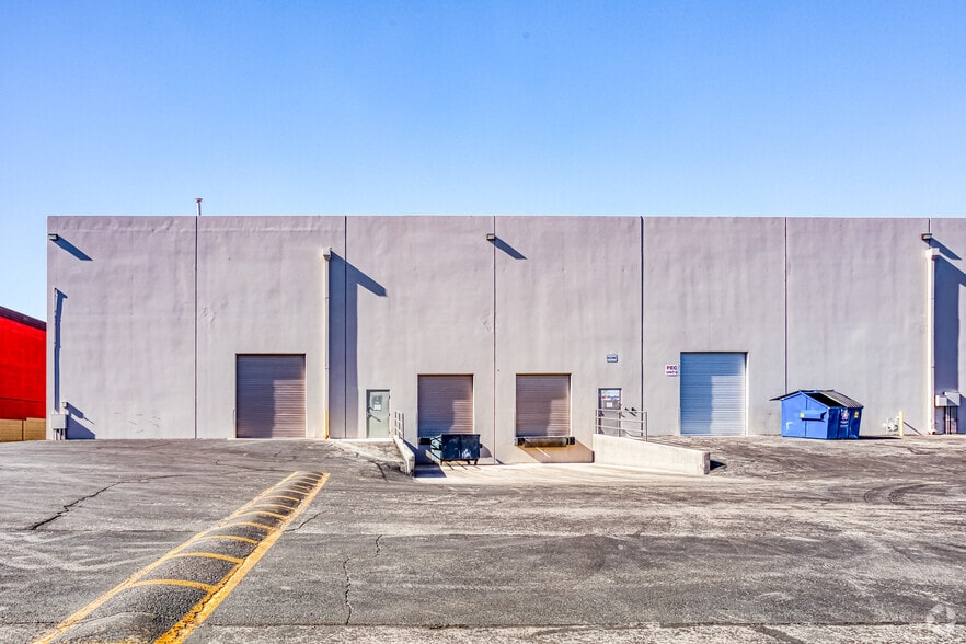 More Photos Of 3245 E Patrick Ln, Las Vegas Warehouse For Lease
