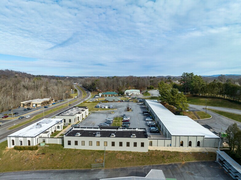 More Photos Of 1241 Volunteer Pky, Bristol Unknown For Lease