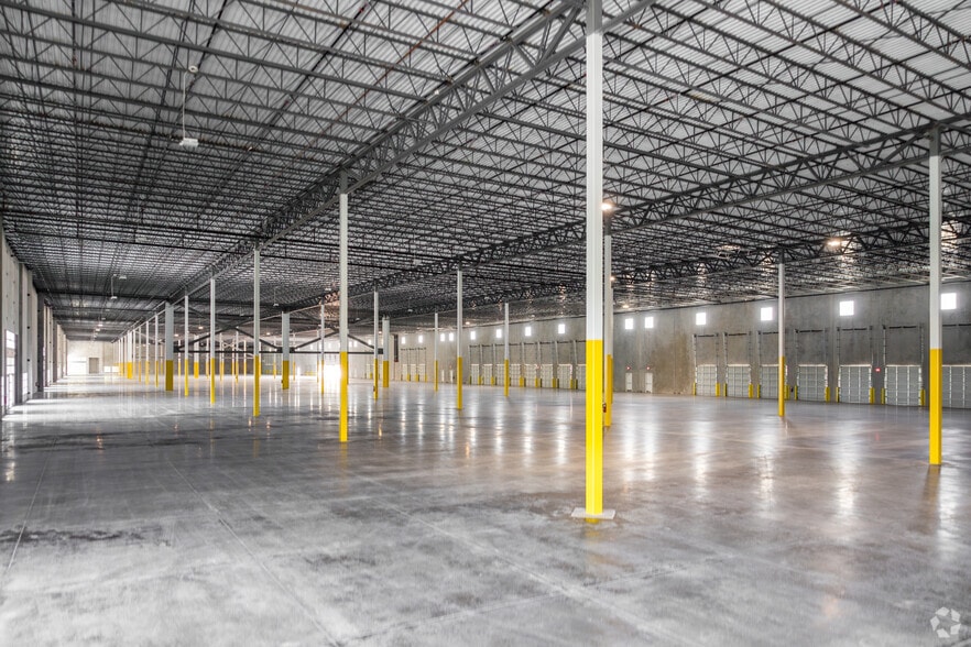 More Photos Of 9575 NW 174th St, Hialeah Industrial For Lease