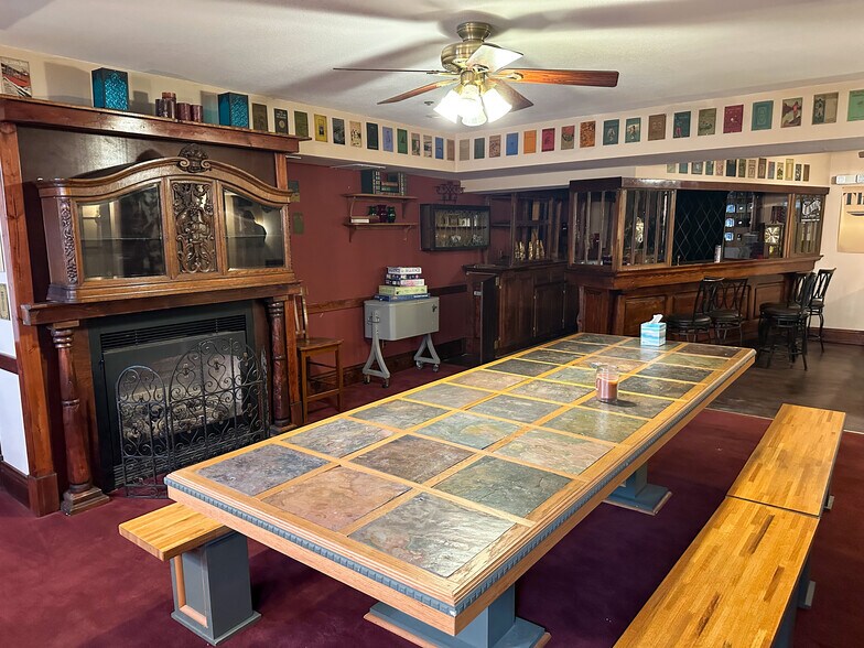 More Photos Of 211 W Kansas St, Crofton Hotel For Sale