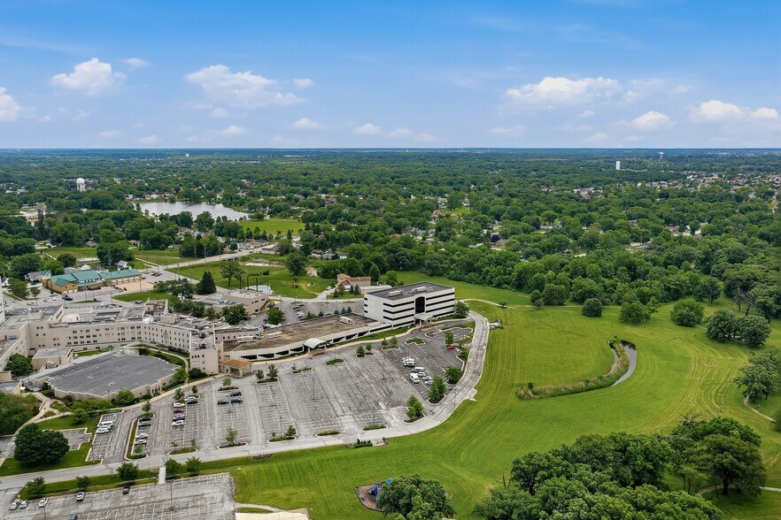 More Photos Of 2150 Gettler St, Dyer Medical For Lease