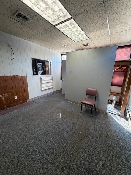 More Photos Of 21-82-21-84 Steinway St, Astoria Medical For Lease