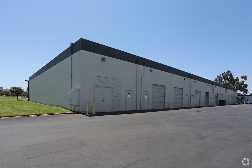 More Photos Of 17830 Sky Park Cir, Irvine Light Manufacturing For Lease
