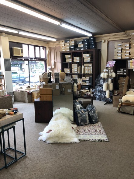 More Photos Of 1212-1218 NW Glisan St, Portland Storefront For Sale