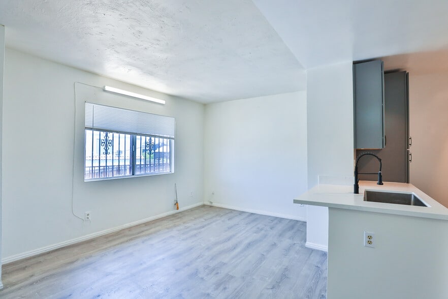 More Photos Of 4037 Winona Ave, San Diego Apartments For Sale