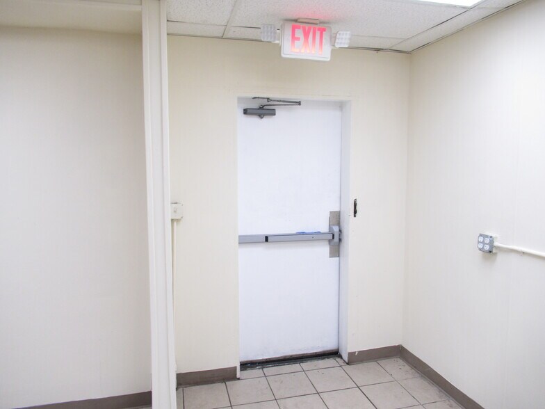 More Photos Of 9244 E Hampton Dr, Capitol Heights Unknown For Lease