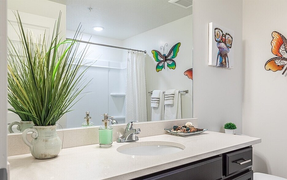 More Photos Of 196 W Vine St, Murray Apartments For Lease