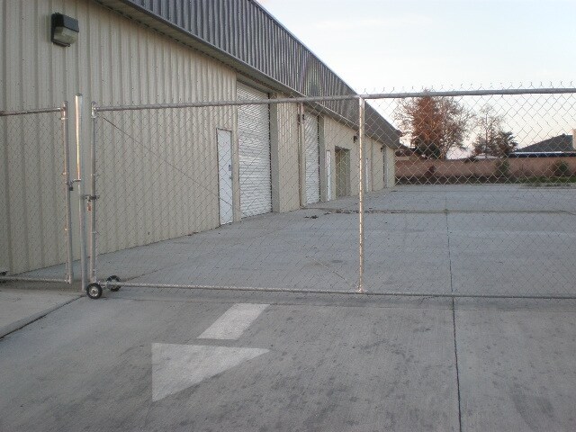 More Photos Of 1113 Dayton Ave, Clovis Warehouse For Lease