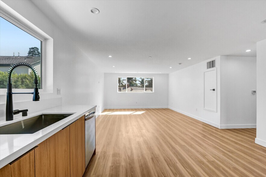 More Photos Of 7322 Newcastle Ave, Reseda Apartments For Sale