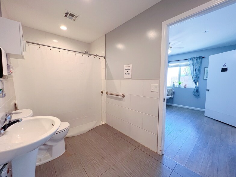 More Photos Of 4719 W Laurel Ln, Glendale Assisted Living For Sale