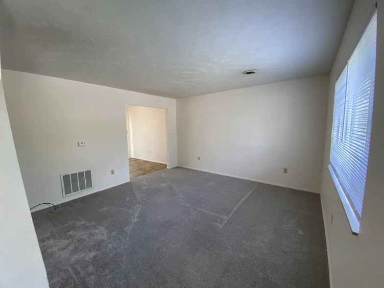 More Photos Of 5031 W Pea Ridge Rd, Huntington Apartments For Sale