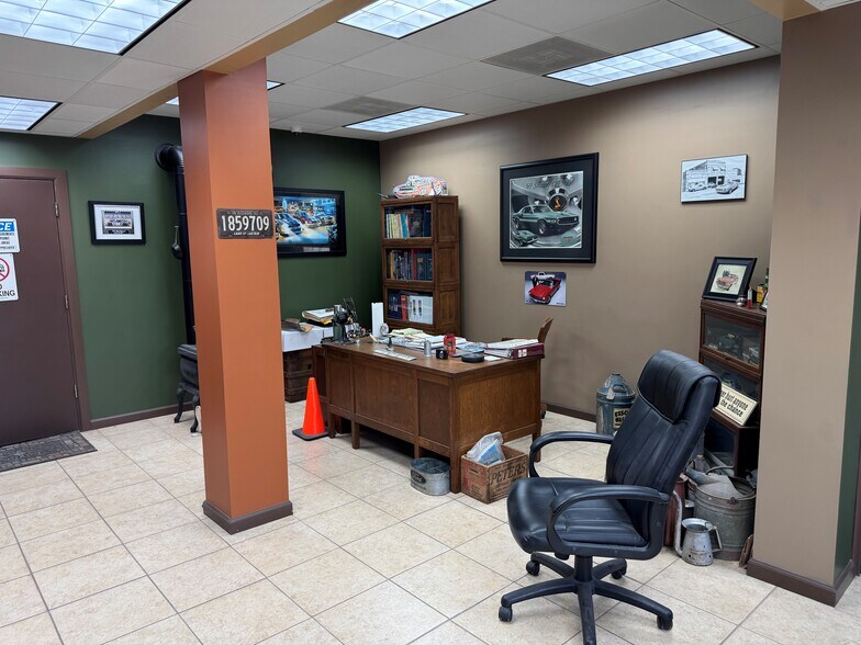 More Photos Of 902 Kck Way, Cedar Hill Distribution For Sale