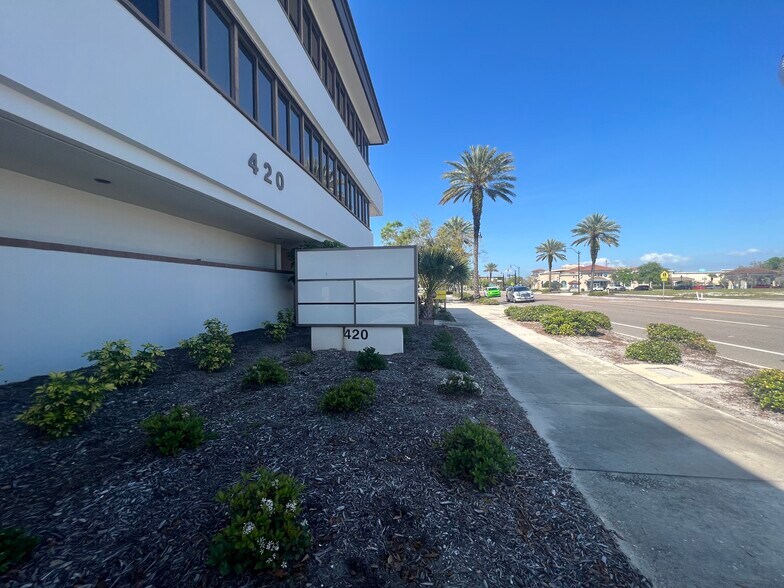 More Photos Of 420 Tamiami Trl S, Venice Medical For Sale