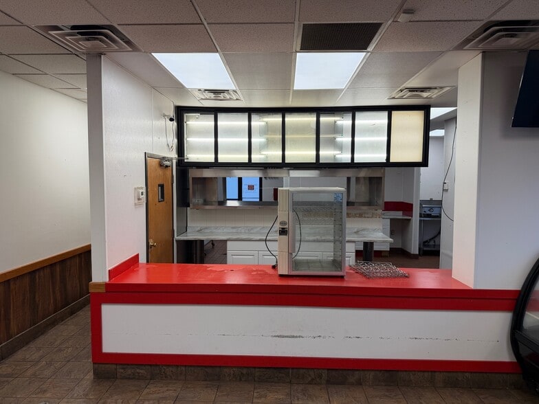 More Photos Of 5955-5999 N 27th St, Lincoln Fast Food For Lease