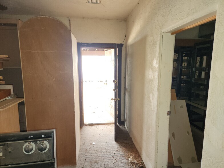 More Photos Of 3010 Shedd Rd, Eloy Office For Sale