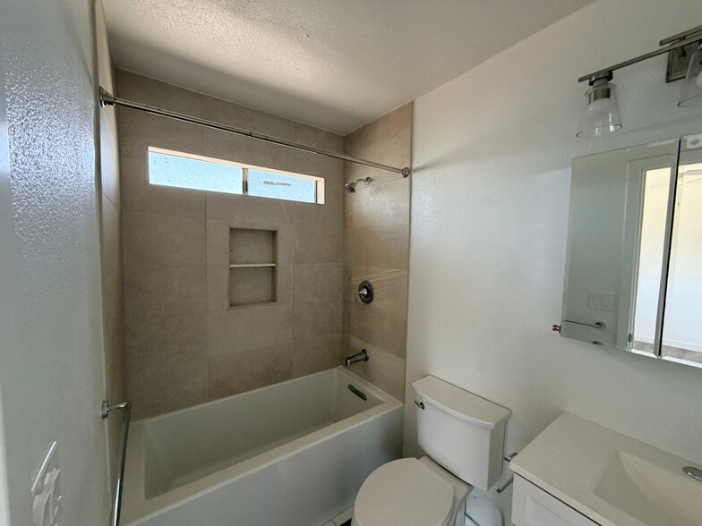 More Photos Of 3553 Landis St, San Diego Apartments For Sale