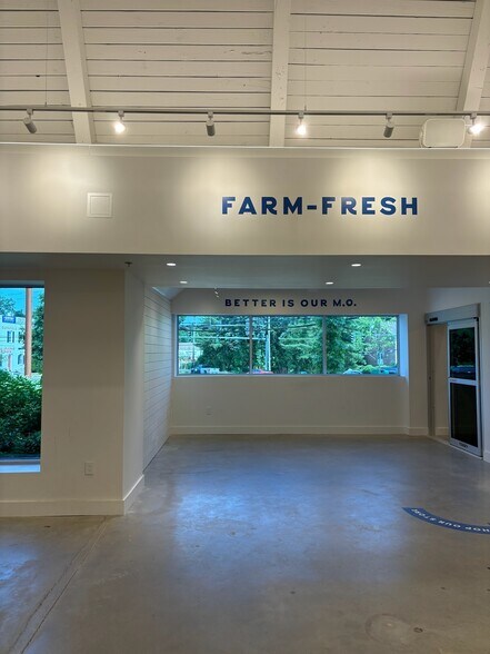 More Photos Of 600 E Putnam Ave, Cos Cob Freestanding For Lease