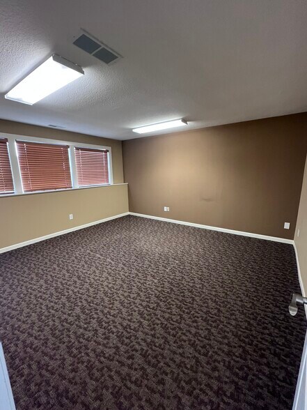 More Photos Of 4911-4915 Illinois Rd, Fort Wayne Office For Lease