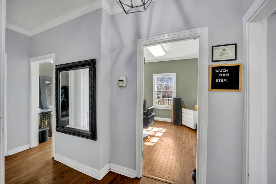 More Photos Of 808 W Abram St, Arlington Freestanding For Sale