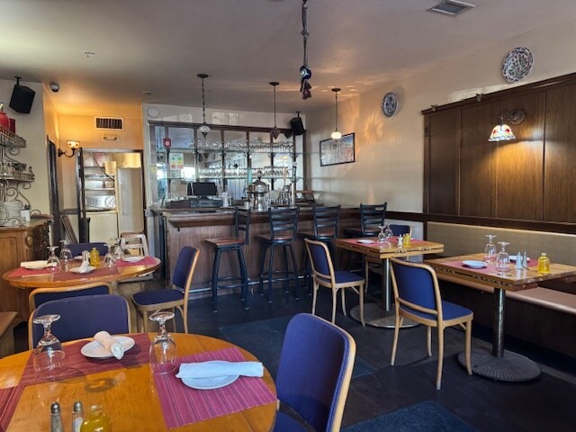 More Photos Of 175-177 Church St, Burlington Freestanding For Lease