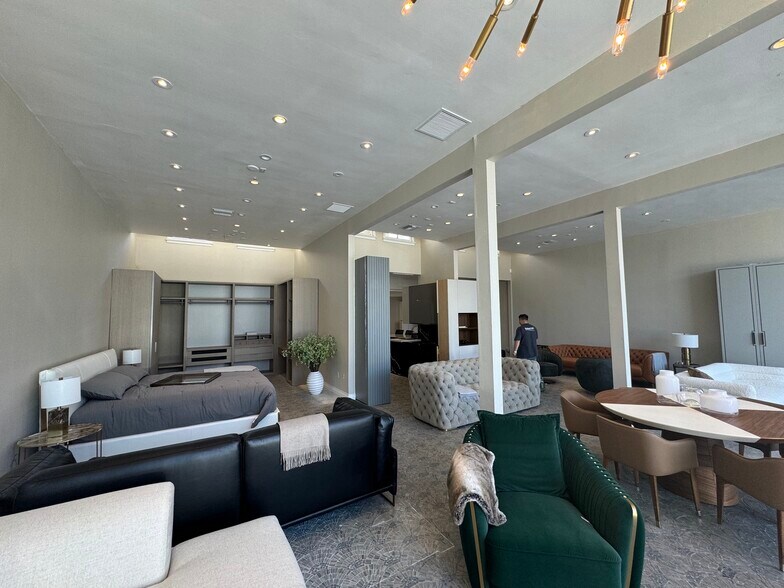 More Photos Of 8262 Melrose Ave, Los Angeles Storefront Retail Residential For Lease