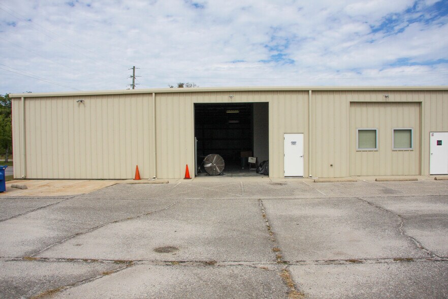 More Photos Of 1301 Government St, Pensacola Flex For Sale