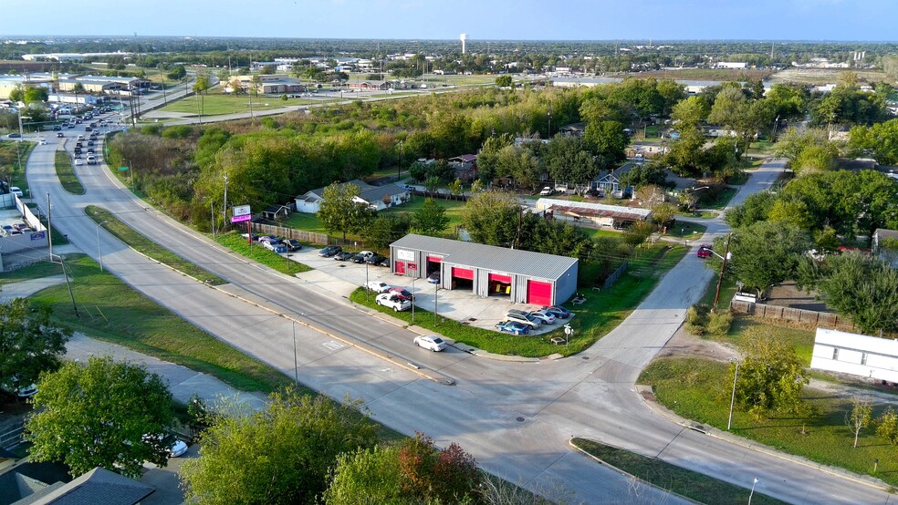 More Photos Of 15330 W Bellfort St, Sugar Land Auto Repair For Sale