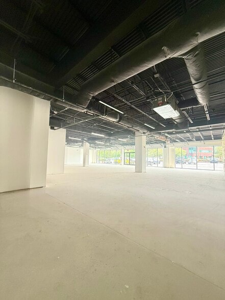 More Photos Of 118 Turnpike Rd, Southborough Office For Lease