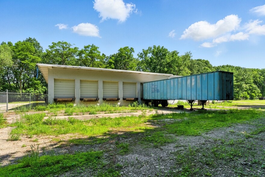 More Photos Of 15 Whipple St, Springfield Distribution For Lease