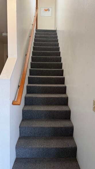 More Photos Of 5010 Cass St, San Diego Unknown For Lease