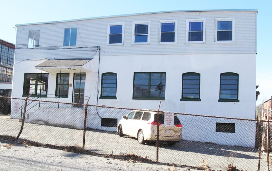 More Photos Of 32 Oak Hill Ln, Fitchburg Warehouse For Sale