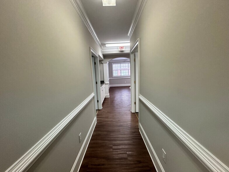 More Photos Of 327 Dahlonega St, Cumming Medical For Sale