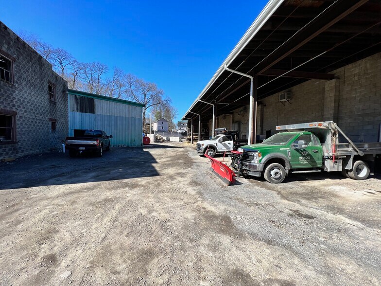 More Photos Of 77 Noble Ave, Crafton Industrial For Lease