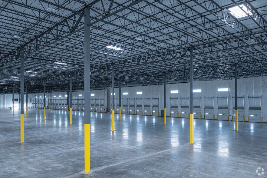 More Photos Of 11011 E 104th Ave, Henderson Distribution For Lease