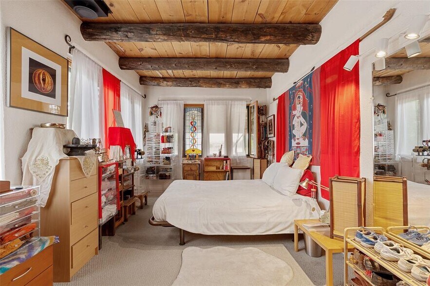 More Photos Of 18 Destierro Trail, Santa Fe Lodge Meeting Hall For Sale