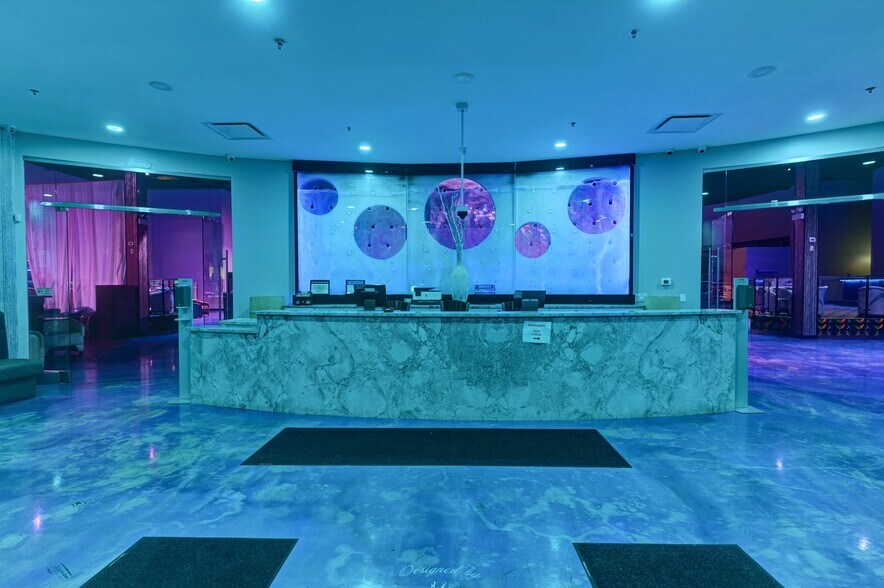 More Photos Of 5555 70th Pl, Bedford Park Freestanding For Sale