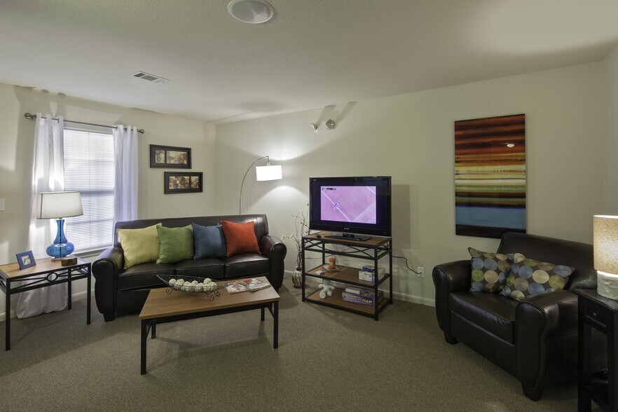 More Photos Of 215 Spencer Pl, Cayce Apartments For Sale