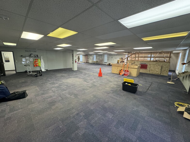 More Photos Of 2370 Decker Lake Blvd, Salt Lake City Office For Lease