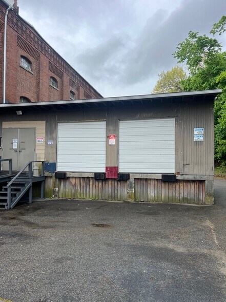 More Photos Of 50 Industrial Cir, Lincoln Manufacturing For Lease