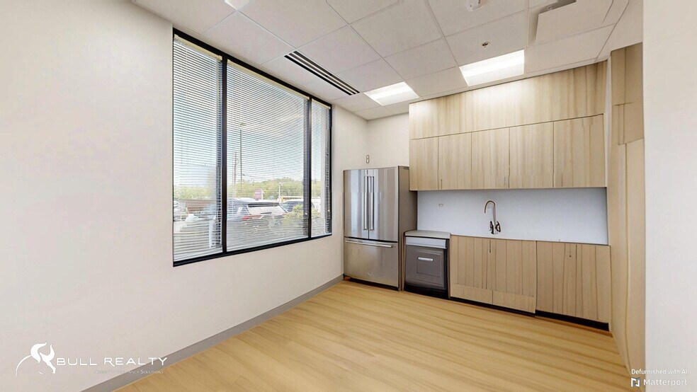 More Photos Of 34 Upper Riverdale Rd, Riverdale Medical For Lease