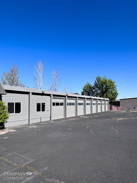 More Photos Of 100 NE Hawthorne Ave, Bend Flex For Lease