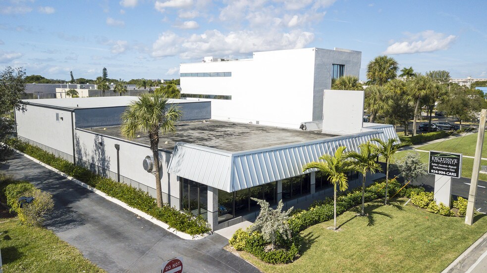 More Photos Of 1441 S Powerline Rd, Pompano Beach Auto Dealership For Lease