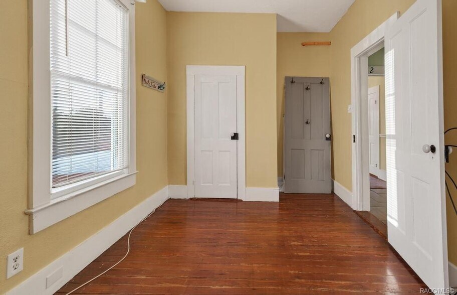More Photos Of 125 N Main St, Hastings Restaurant For Sale